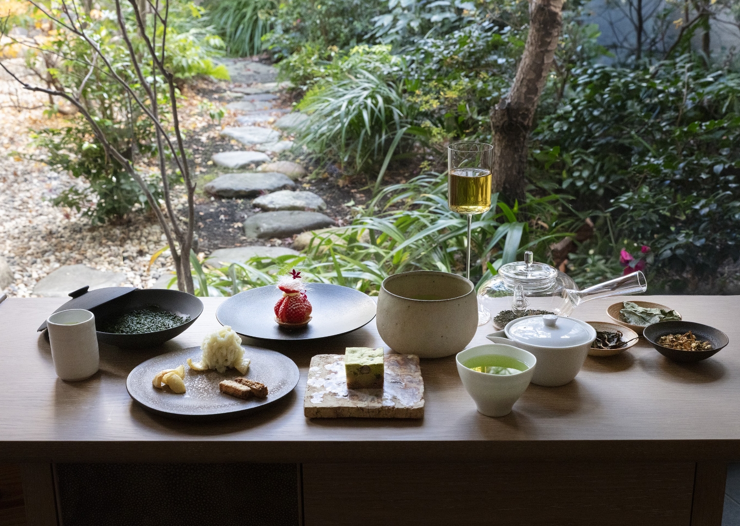 お茶と甘味のコース仕立て